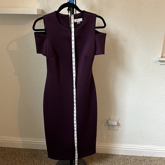 Calvin Klein Cold Shoulder Purple sheath midi dress, size 6 - Picture 5 of 5
